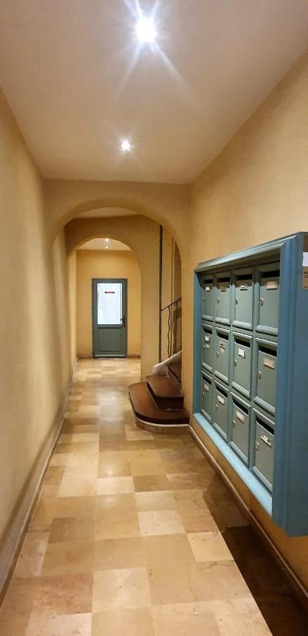 Chambre D'hotes Sde, Wc Prive Climatise Dans Loft 80m2 Espace Commun Avec Les Habitants Salon Et Cuisine * Toulon