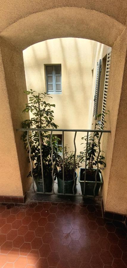 Chambre D'hotes Sde, Wc Prive Climatise Dans Loft 80m2 Espace Commun Avec Les Habitants Salon Et Cuisine Toulon