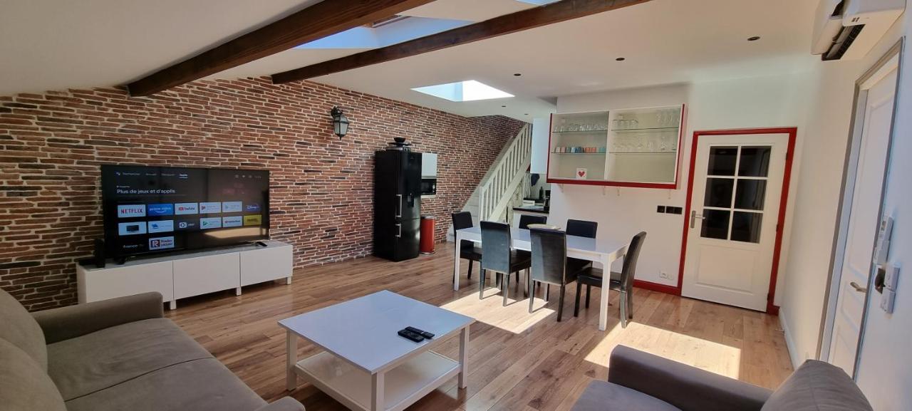 Chambre D'hotes Sde, Wc Prive Climatise Dans Loft 80m2 Espace Commun Avec Les Habitants Salon Et Cuisine Privatunterkunft Toulon