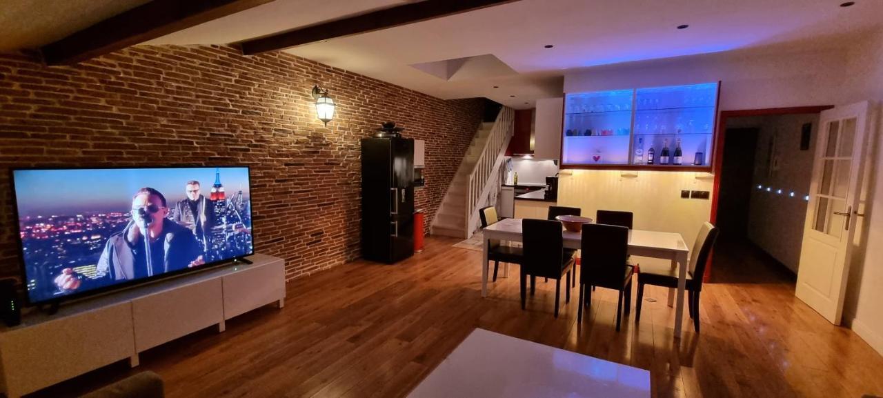 Chambre D'hotes Sde, Wc Prive Climatise Dans Loft 80m2 Espace Commun Avec Les Habitants Salon Et Cuisine * Toulon
